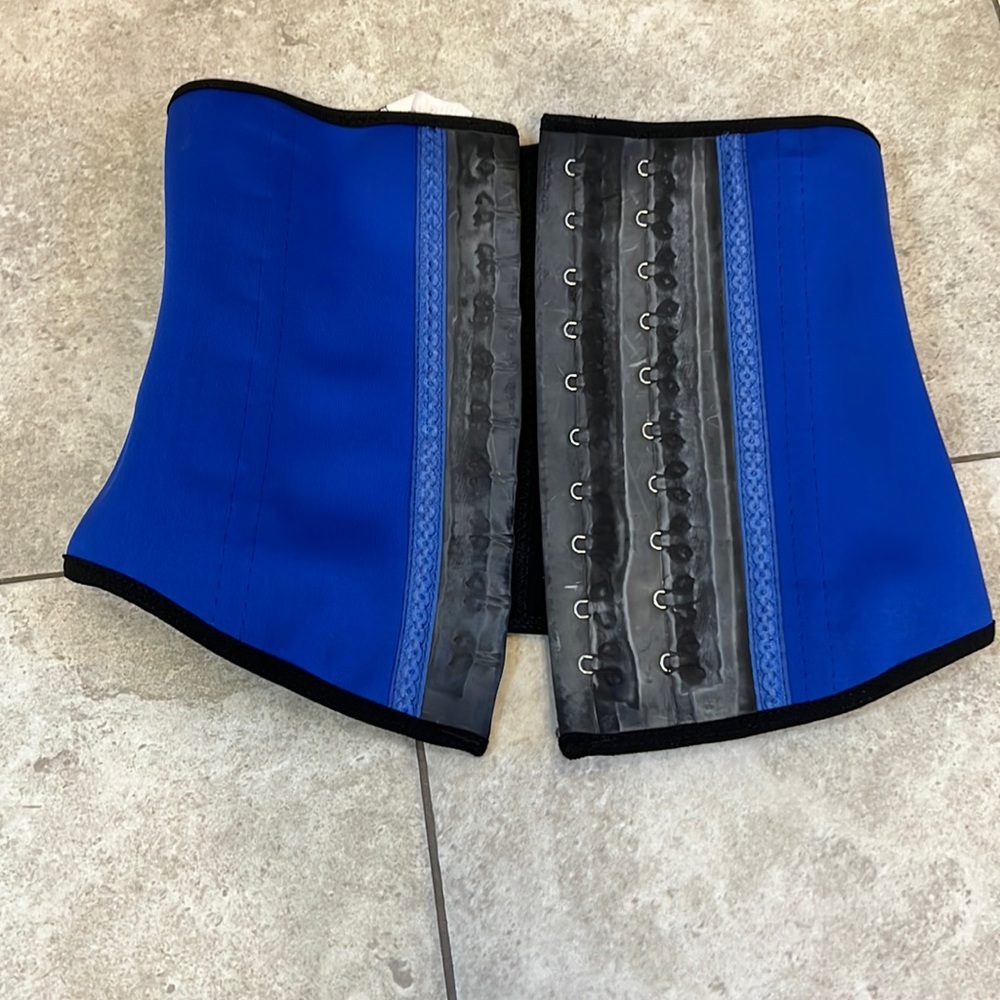 Waist trainer